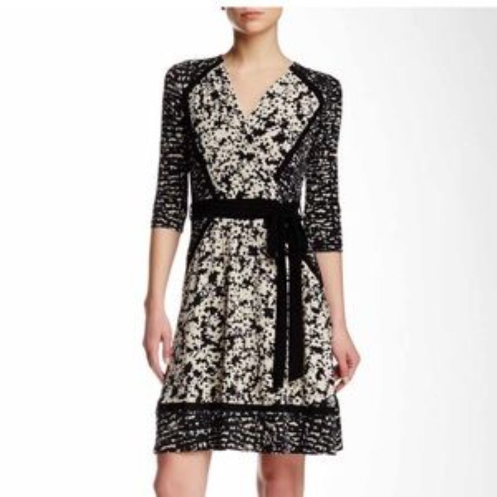 WELCOME REASONABLE OFFERS NEW TAGS  Taylor Modern Black and White Dress sz L